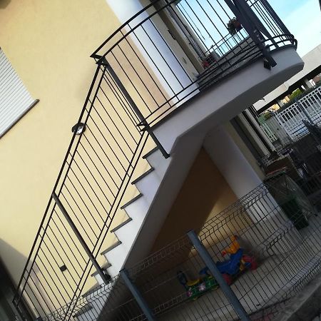 Yellow House Cir 12040 Cassano Magnago Ngoại thất bức ảnh